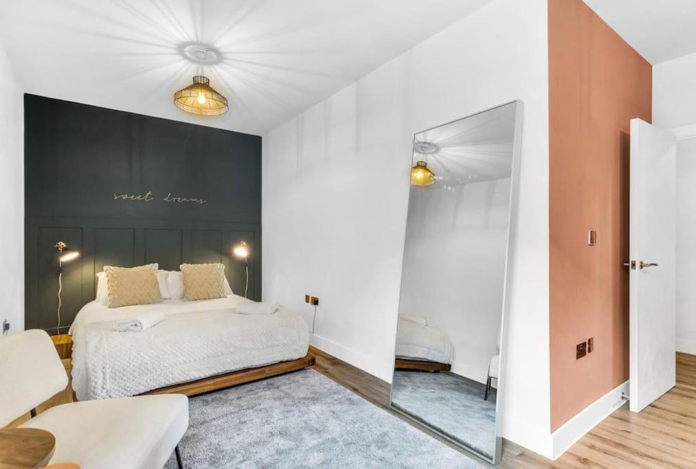 Giant Savings On Long Stays B1 Living, Enquire Now Бирмингам Екстериор снимка