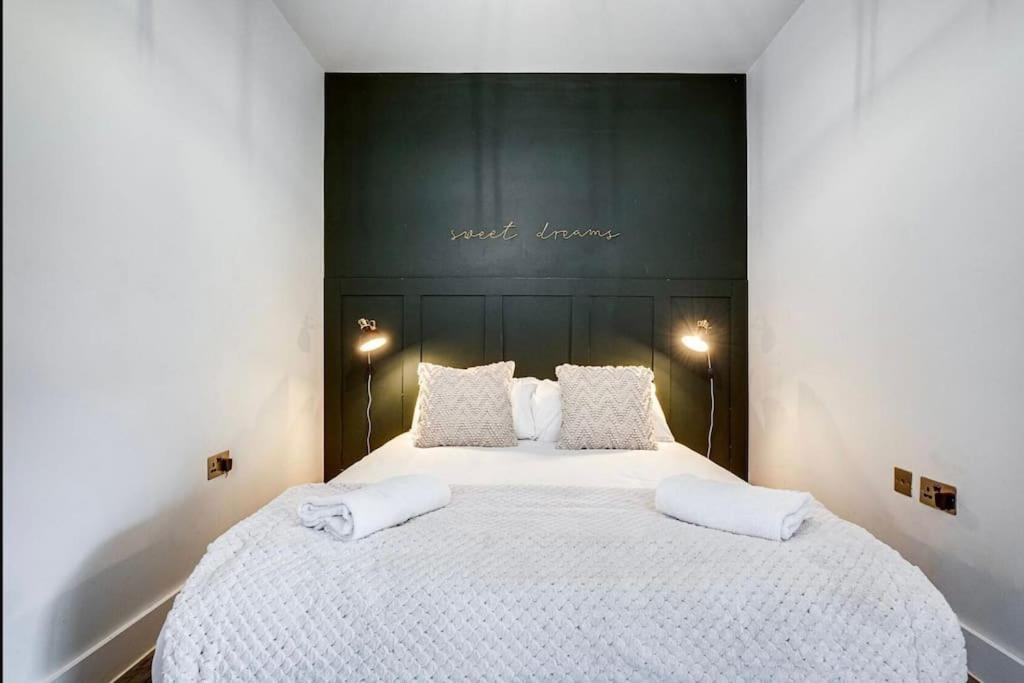 Giant Savings On Long Stays B1 Living, Enquire Now Бирмингам Екстериор снимка
